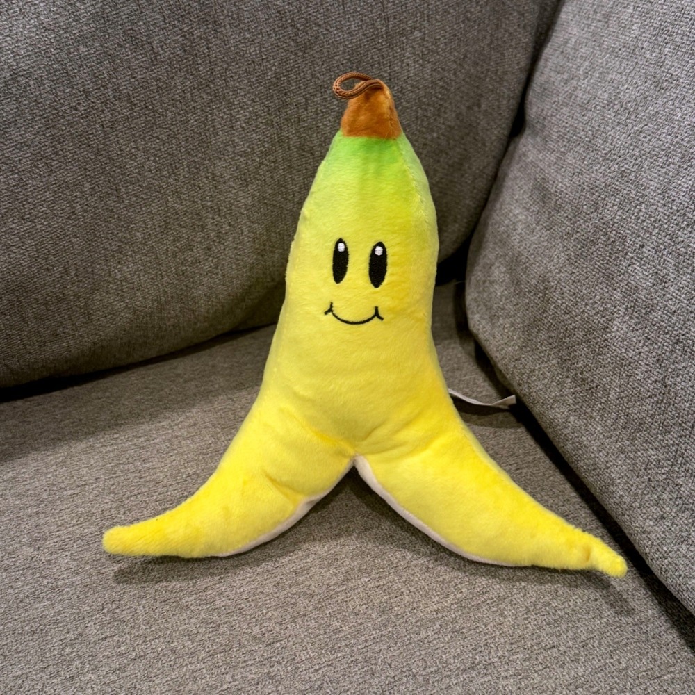 Nintendo Mario Kart Banana Peel Plush Toy 2022 8" Licensed Authentic Genuine